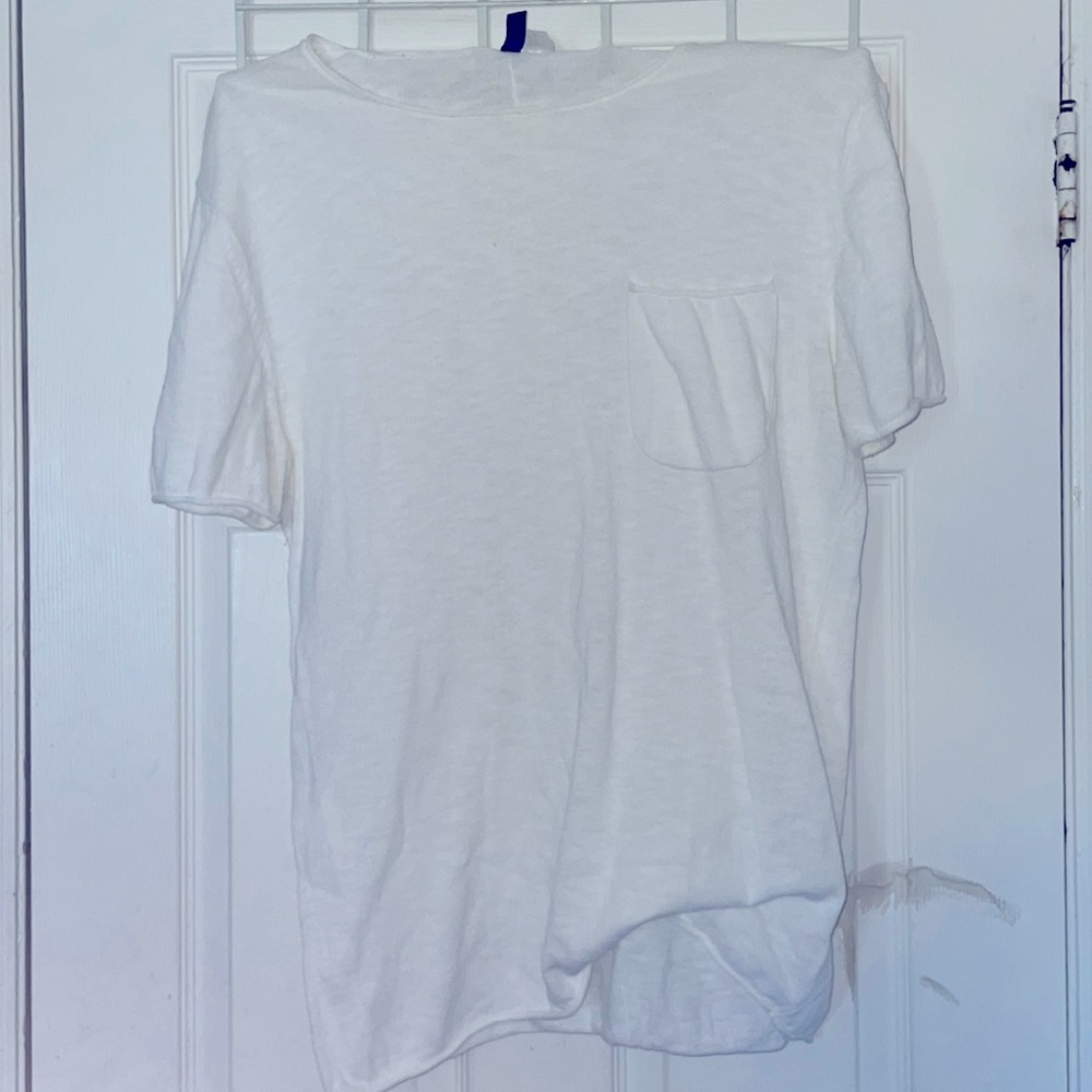H&M DIVIDED Medium sized White tee with shirt pocket